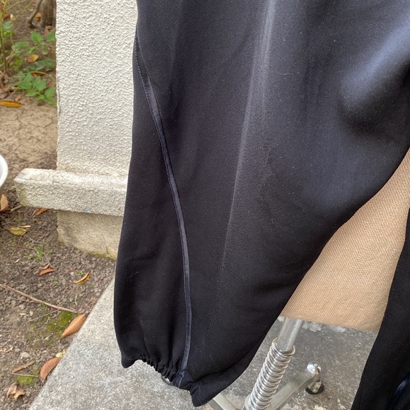 Vince gorgeous black satin piped joggers/trousers with great pockets - Picture 4 of 15